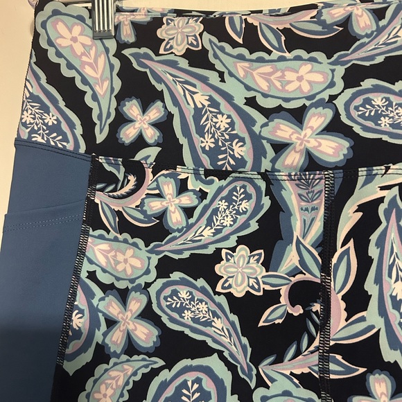 NWT lularoe work out pants - Picture 2 of 3